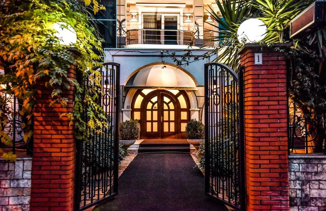 Broadway Boutique Hotel-1