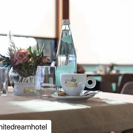 White Dream Hotel-2